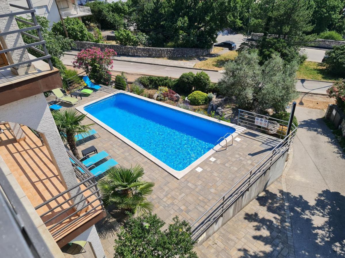 Apartments Lounger Crikvenica Buitenkant foto