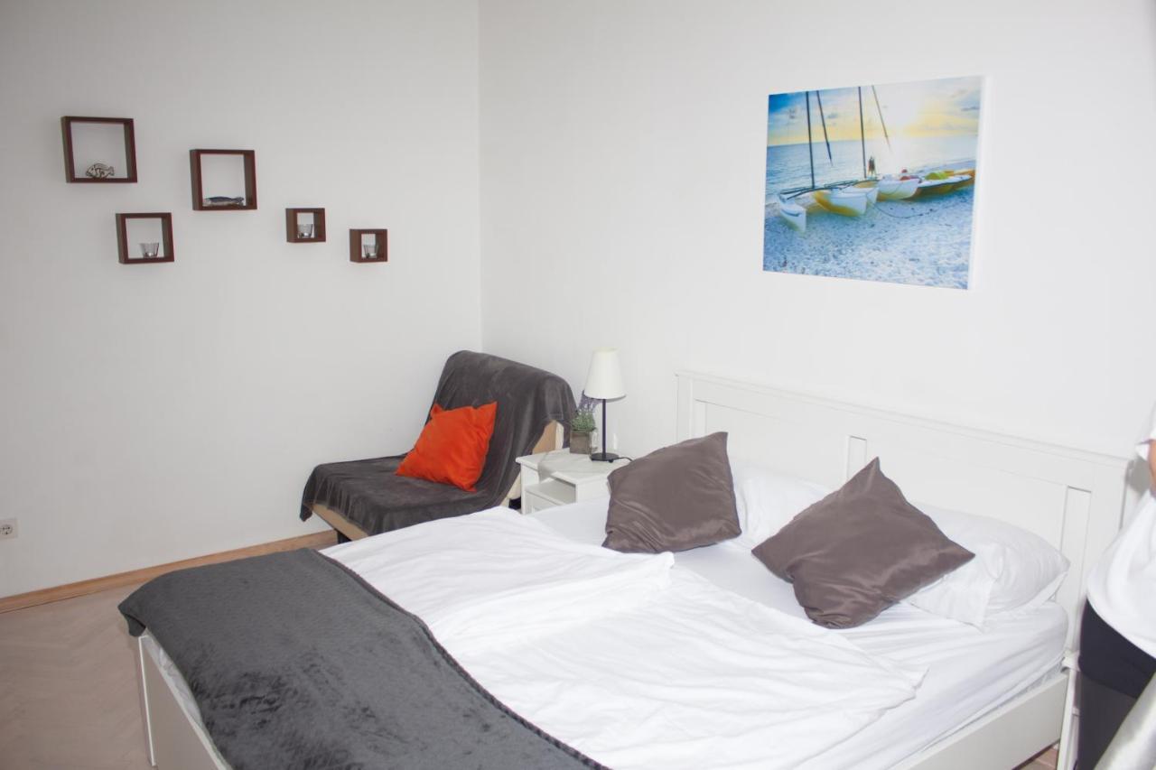 Apartments Lounger Crikvenica Buitenkant foto