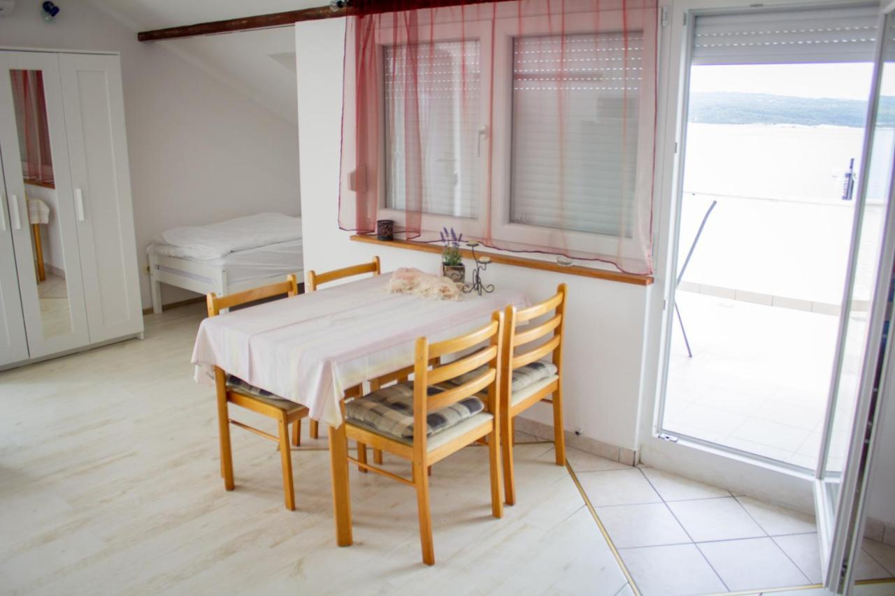 Apartments Lounger Crikvenica Buitenkant foto