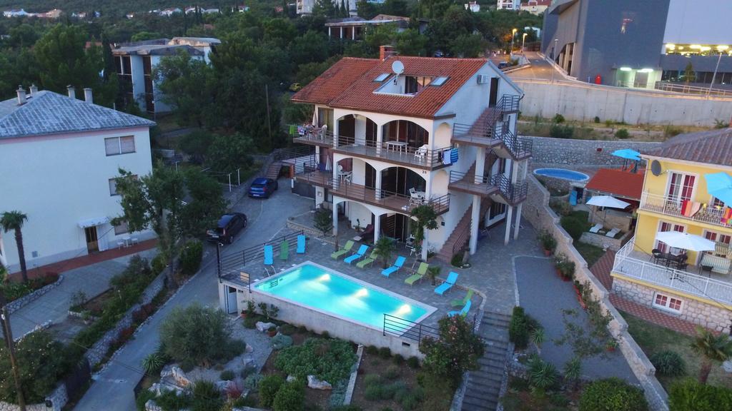 Apartments Lounger Crikvenica Buitenkant foto