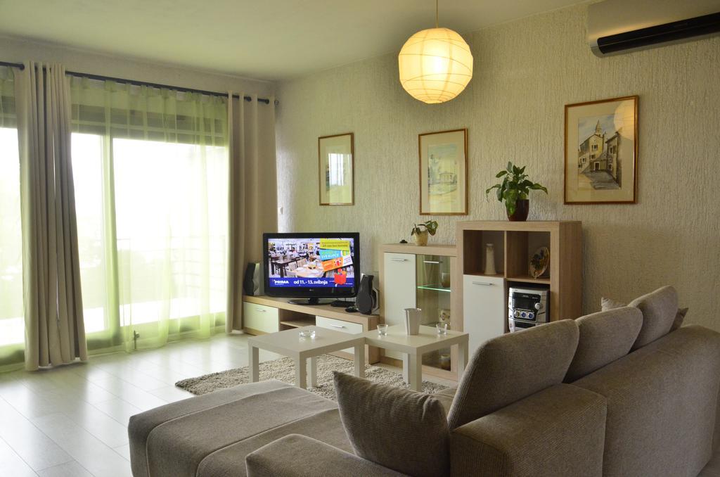 Apartments Lounger Crikvenica Buitenkant foto