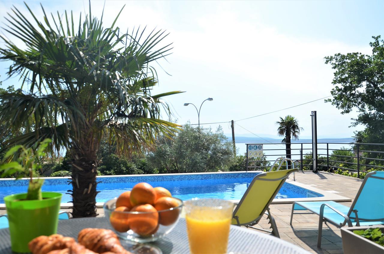 Apartments Lounger Crikvenica Buitenkant foto