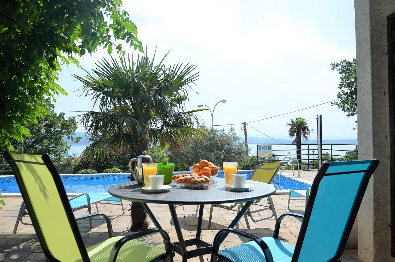 Apartments Lounger Crikvenica Buitenkant foto